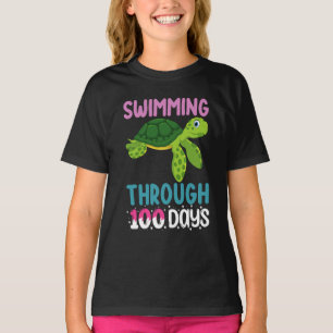 T-shirt Tortue Nageant à Travers 100 Jours D'école