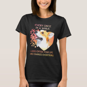 T-shirt Tous Les Quelques Fois Un Chien Entre Pembroke Gal