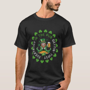 T-shirt Tout le monde au pub devient ivre en buvant St Pat