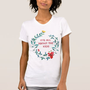 T-shirt Tout sur la couronne fleurie rouge et bleue pour e