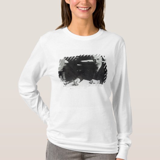 T-shirt Travail de monsieur Edward Elgar sur les scores un (Devant)