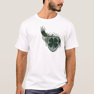 T-shirt trèfle de quatre feuilles. de haute fidélité