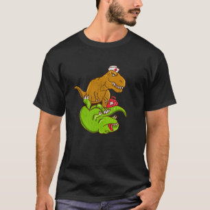 T-shirt TRex médical effectuant une réanimation infirmière