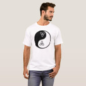 T-shirt Tri-Knotwork celtique de Yin Yang (Devant entier)