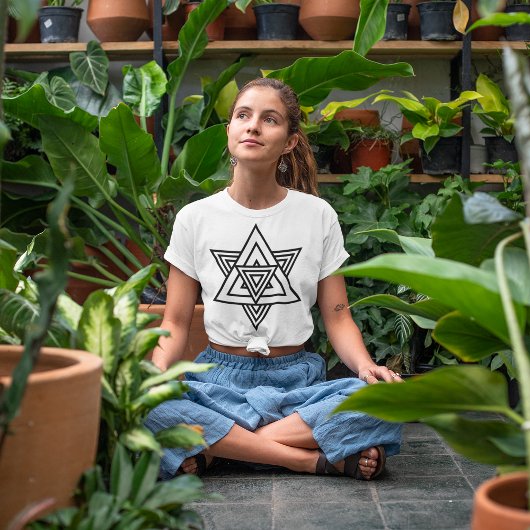 T-shirt Triangle des lignes d'étoile