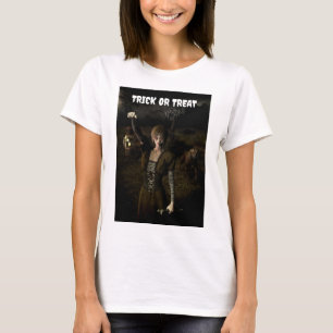 T-shirt Trick or Treat. Femme mince portant une lampe
