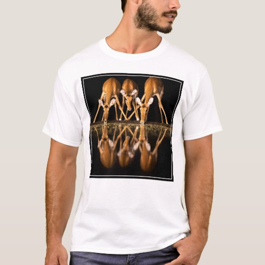T-shirt Trois impalas boivent ensemble la nuit (Devant)