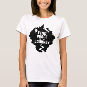 T-shirt Trouvez la paix dans le design de montagne du voya
