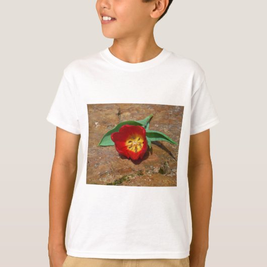 T-shirt Tulipe rouge du printemps (Devant)