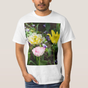 T-shirt Tulipes blanches, roses et jaunes dans le jardin