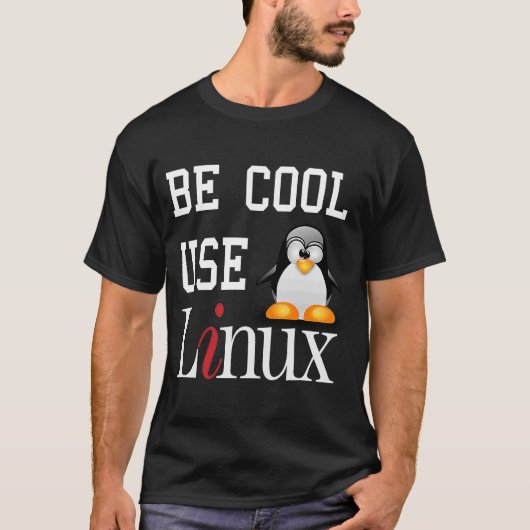 T-shirt Tux Penguin Soyez Cool Utiliser le slogan Linux (Devant)