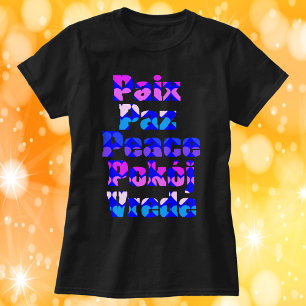 T-shirt Typographie de paix multilingue avec des cœurs pas