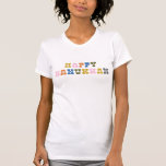 T-shirt Typographie rétro colorée Hanoukka<br><div class="desc">Un accueil Hanoukka mignon et coloré avec une typographie rétro amusante.</div>