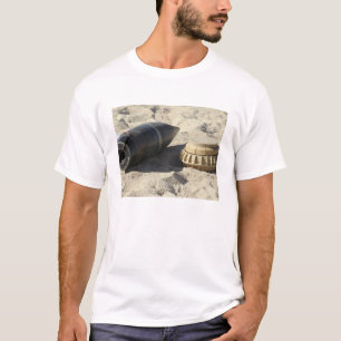T-shirt Un affichage statique d'une coquille convertie