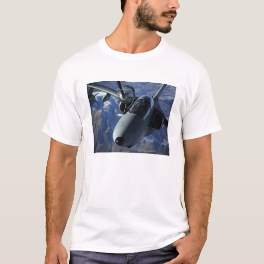 T-shirt Un AMX italien est ravitaillé par un Extender KC-1 (Devant)