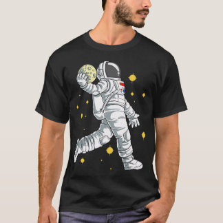 T-shirt Un Astronaute Joue Au Basket-Ball Avec La Lune.