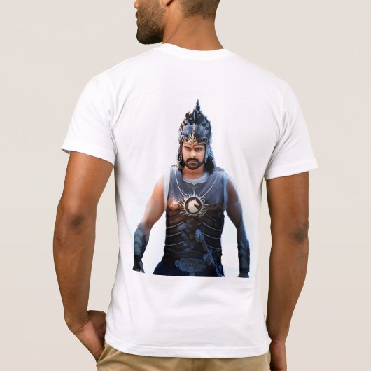 T-shirt Un autre marché indien avec Bahubali merchandi (Dos)