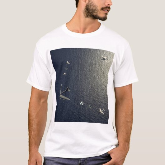 T-shirt Un avion Stratofortress B-52 de l'US Air Force (Devant)