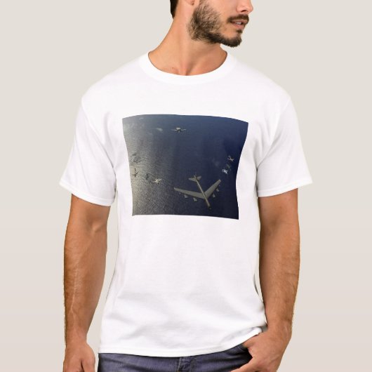 T-shirt Un avion Stratofortress B-52 de l'US Air Force 2 (Devant)