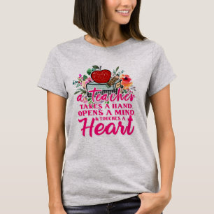 T-shirt Un cadeau pour un enseignant qui prend une main 