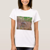 T-shirt Un cerf dans l'herbe haute (Devant)