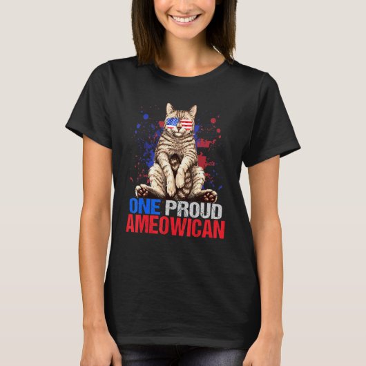 T-shirt Un Chat Américain Fière Avec Drapeau Américain Sol (Devant)