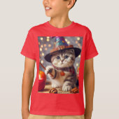 T-shirt Un chat mignon dans un casquette magicien lancer d (Devant)