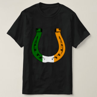 T-shirt un cheval de chance. irlandais.