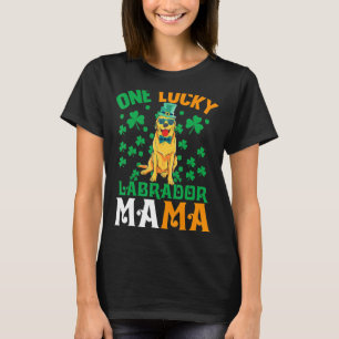 T-shirt Un chien chanceux Mama Labrador Retriever Maman St