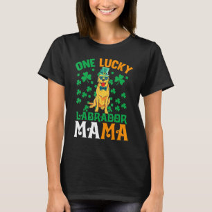 T-shirt Un chien chanceux Mama Labrador Retriever Maman St