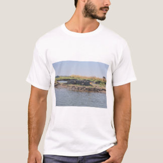 T-shirt Un Crocodile Se Refroidissant Près Du Fleuve Zambe