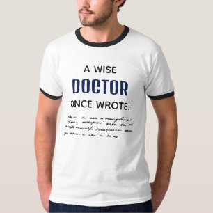 T-shirt Un Docteur Sage Écrivait Une Fantastique Nouveauté