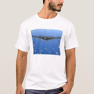 T-shirt Un esprit B-2 monte par le ciel