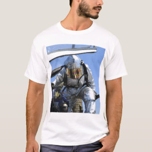 T-shirt Un foret de délivrance est effectué sur le poste