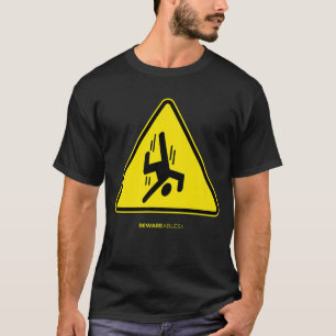 T-shirt Un gars en chute drôle signe avertissement triangl