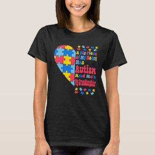 T-shirt Un Gros Morceau De Mon Cœur A De L'autisme Et C'es