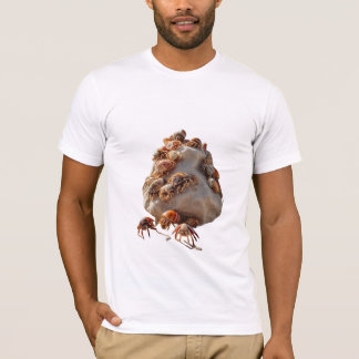 T-shirt Un groupe de crabes ermites marchant sur une plage