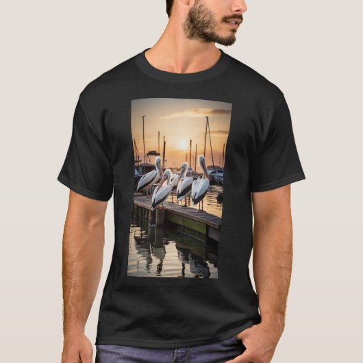 T-shirt Un groupe de pélicans se reposant sur une jetée pr (Devant)