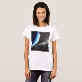 T-shirt Un Hippocamp de la minuscule lune de Neptune. (Devant entier)