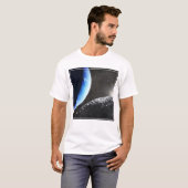T-shirt Un Hippocamp de la minuscule lune de Neptune. (Devant entier)