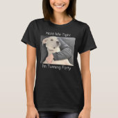 T-shirt Un mignon chien blanc effrayé pour devenir 40 Anni (Devant)