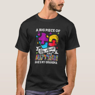 T-shirt Un Morceau De Mon Coeur A L'Autisme Ma Grand-Mère