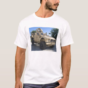 T-shirt Un Oshkosh M-ATV