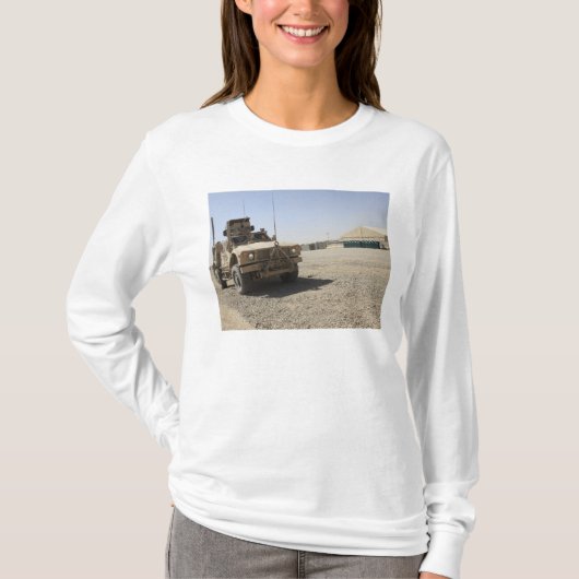 T-shirt Un Oshkosh M-ATV 2 (Devant)