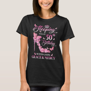T-shirt Un pas dans mon 50e anniversaire avec la grâce de