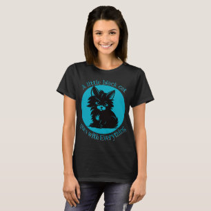T-shirt Un petit chat noir accompagne Everything V2