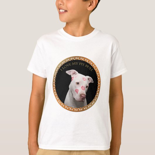 T-shirt Un pitbull blanc avec des baisers rouges partout s (Devant)
