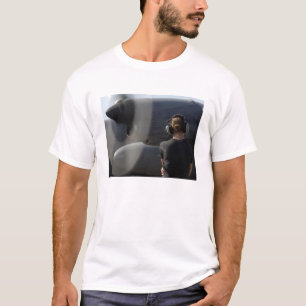 T-shirt Un soldat surveille la représentation