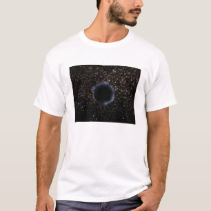 T-shirt Un trou noir dans une grappe globale
