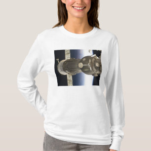 T-shirt Un vaisseau spatial de Soyuz backdropped par la